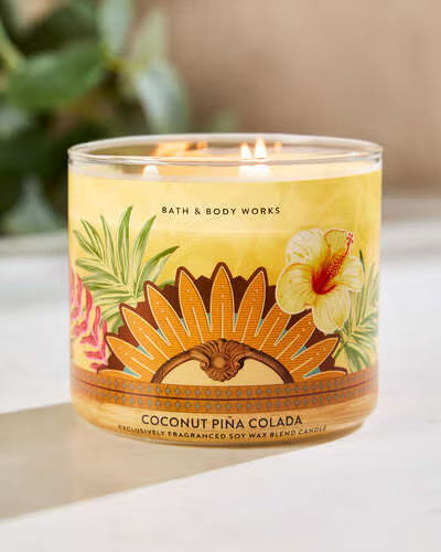 Bath & Body Works CANDLE Coconut Piña Colada 14.5 oz / 411 g